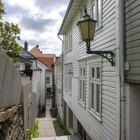Delightful Bryggen - Norwegians Minimum Age 25 Appartement *