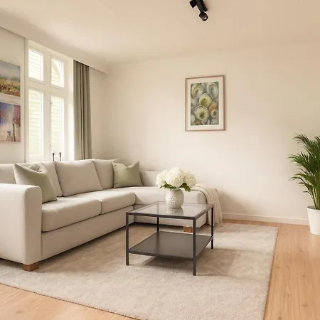 Delightful Bryggen - Norwegians Minimum Age 25