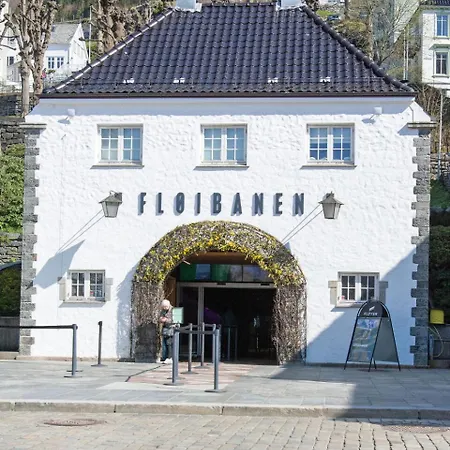 Delightful Bryggen - Norwegians Minimum Age 25 * Μπέργκεν