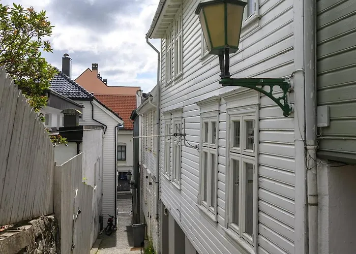Delightful Bryggen - Norwegians Minimum Age 25 Apartman *